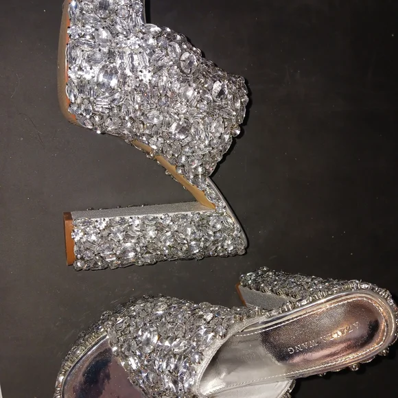 Elegant Silver Women's Heels - Picture 5 of 9